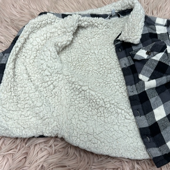 Boys Plaid Button Up - Picture 3 of 5